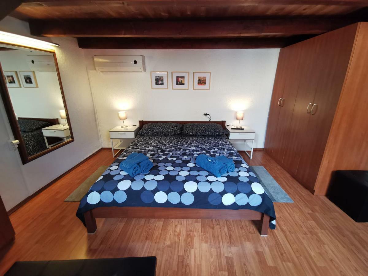 Studio Apartman Galerija Бузет Экстерьер фото