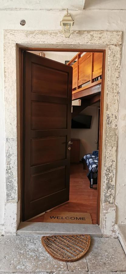 Studio Apartman Galerija Бузет Экстерьер фото